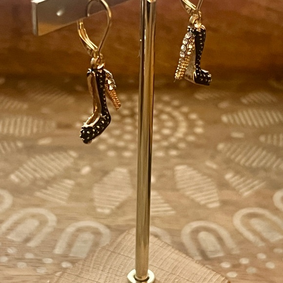 New Cute Black Enamel & Rhinestone Gold Heel Earrings With Lever Back Hooks - Picture 4 of 8